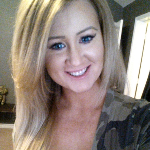 Meet your Posher, Ashley - Picture 3 of 7